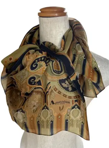 Aquascutum 페이즐리 무늬 실크 스카프 새상품 네이비