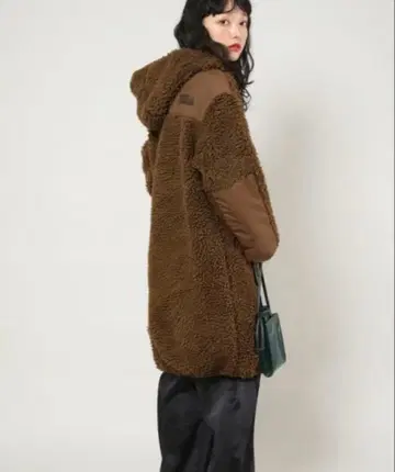 퍼스트 다운 보아 코트