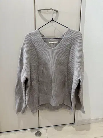 qualite 그레이 V넥 리브 스웨터 울