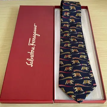 살바토레 페라가모 넥타이