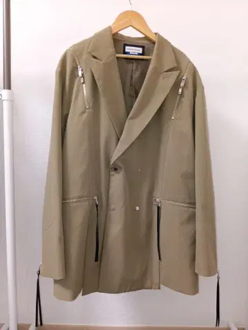 [ MAISON SPECIAL ] 베이지 테일러드 자켓 지퍼 포함