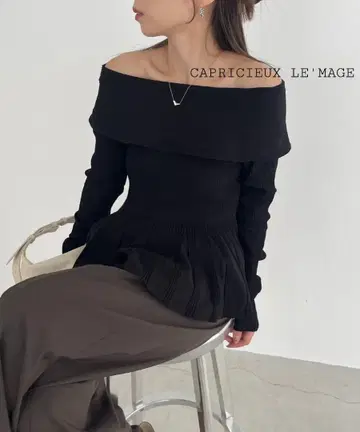 CAPRICIEUX LE MAGE 플레어 보트넥 니트