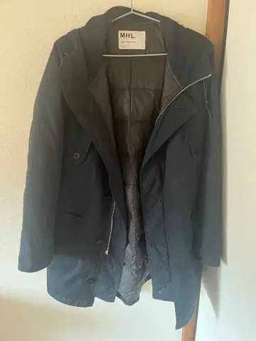 MHL. 다크 네이비 다운 자켓