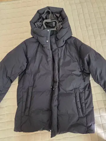 BEAUTY&YOUTH 코마츠마테레 블랙 다운 자켓