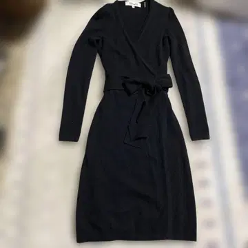 Diane von Furstenberg 블랙 니트 랩 원피스