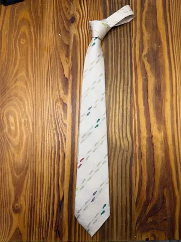 지라프 넥타이 비치