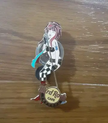 하드 록 카페 Rock Cafe 밴드걸 핀 배지 pin