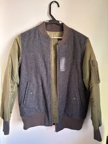 Ray BEAMS MA-1 자켓 그레이/올리브