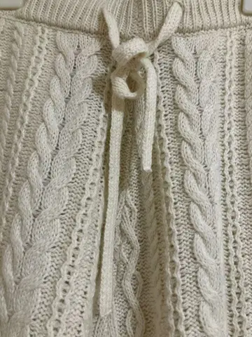 케이블 짜임 니트 팬츠 하프