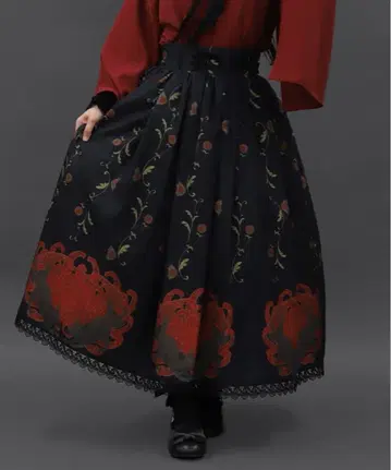 chalmiere 국화와 여우 패턴 스커트 블랙