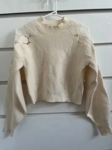 dazzlin 니트 상의