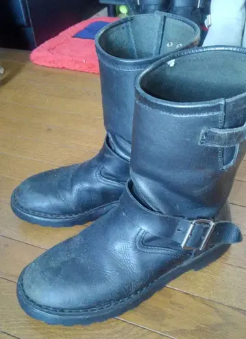 블랙 가죽 엔지니어 부츠 버클 포함