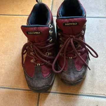 사우스필즈 트레킹 슈즈 23cm
