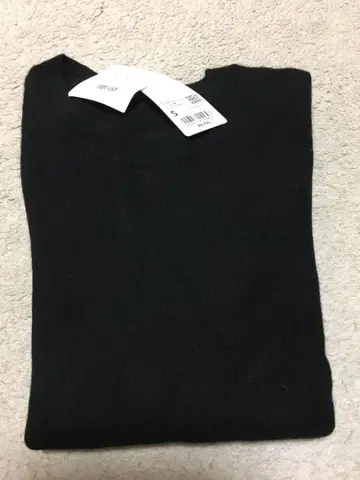 UNIQLO 캐시미어 크루넥 스웨터 S 사이즈 블랙