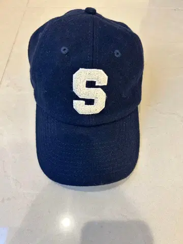 sporty & rich 자수 S 로고 캡