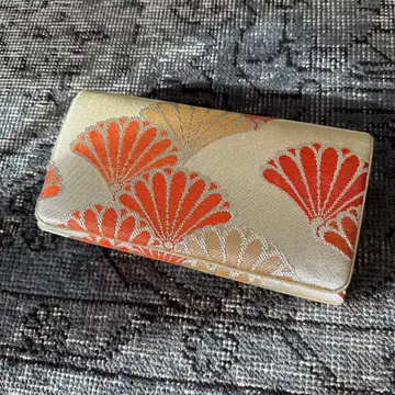 부채 무늬 클러치백