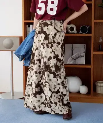 [택 포함 새상품] ZOZO 한정판 플라워 프린트 스커트