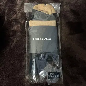 1PIU1UGUALE3 양말 블랙/베이지