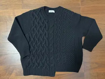 ZUCCa / 주카 아란 니트