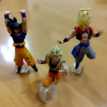 드래곤볼 피규어 3개 세트 (받침대 포함) 1