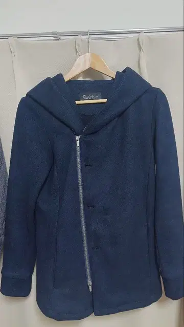 토네이도 마트 지퍼 후드티