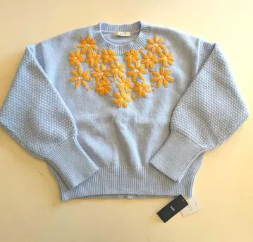 쉽스 꽃 자수 스카이블루 니트 스웨터 새상품