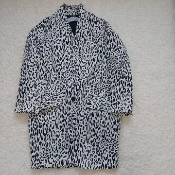 레오파드 무늬 노카라 자켓