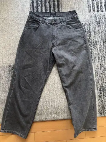 HUF 그레이 배기 데님