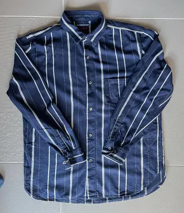 티거브로칸테 셔츠 L 사이즈