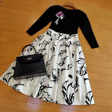 꽃무늬 롱 원피스 블랙 화이트