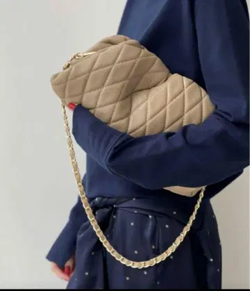 AULENTTI 오우렌티 퀼팅 체인 백