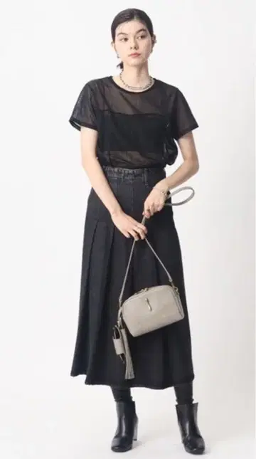 아이보리 악어 엠보싱 숄더백