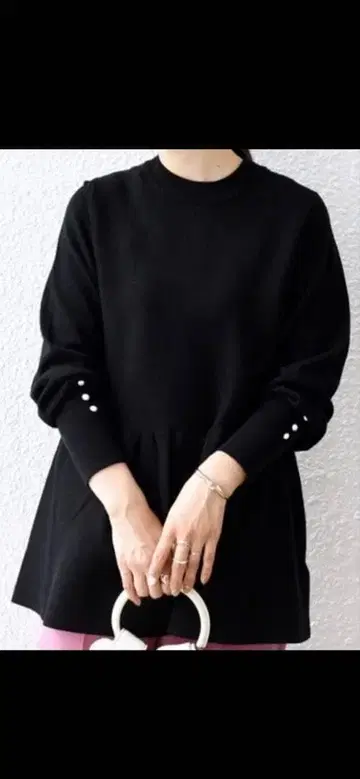 [ SHIPS ] 페플럼 블랙 니트 스웨터 백 펄 F 튜닉