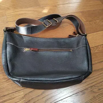 블랙 가죽 숄더백