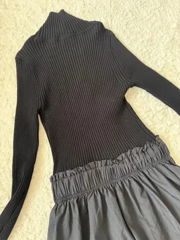 PLST 블랙 하이넥 플레어 스커트 멋진 도킹 원피스 연말연시에!