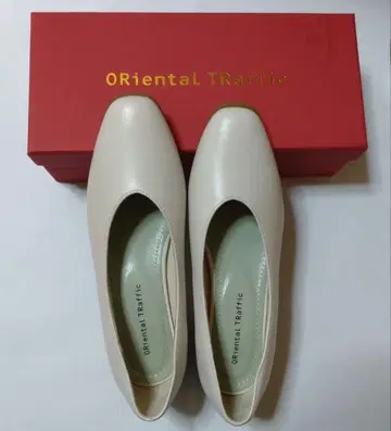 Oriental Traffic 베이지 펌프스 사이즈 38 (24cm)