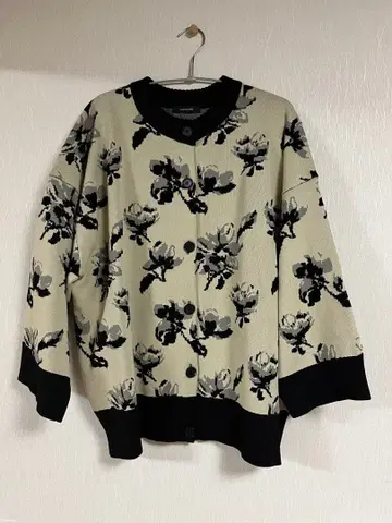 JEANASIS 꽃무늬 가디건