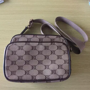 클래식 숄더백 브라운