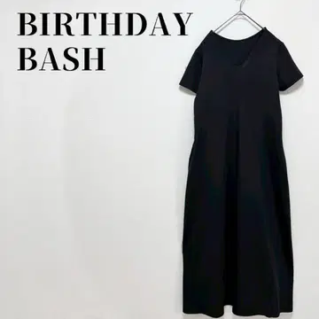 벌스데이 바쉬 V넥 롱 플레어 원피스 반팔 블랙 포켓 있음