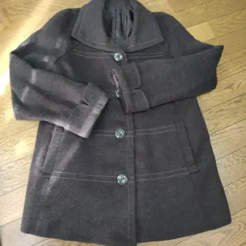 울 소재 다크 브라운 피 코트