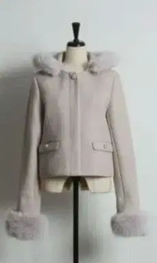 토코 클로젯 탈부착 가능한 퍼 장식 비쥬 장식 숏코트