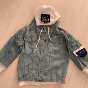 후드 부착 라이트 블루 데님 자켓