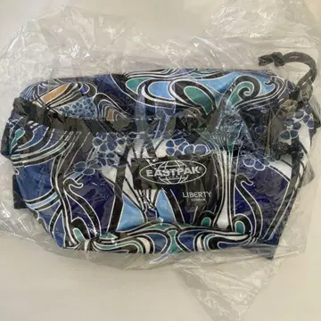 EASTPAK x LIBERTY 바디백