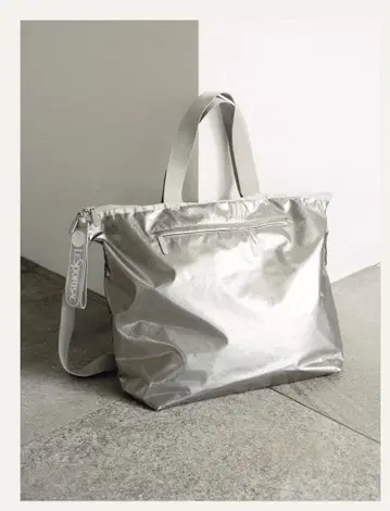 히토리릿푸 콜라보 실버 에디터스 토트백