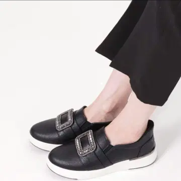 24cm 시더 크레스트 핑거프리 슈즈 비쥬 통굽 슬립온 블랙