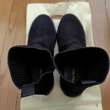 anyFAM 블랙 스웨이드 니트 앵클부츠 LL