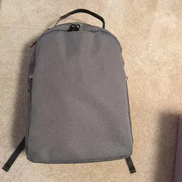 그레이 심플 백팩