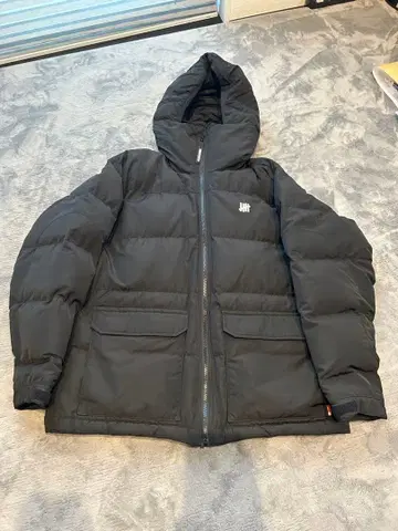 언디피티드 다운 자켓