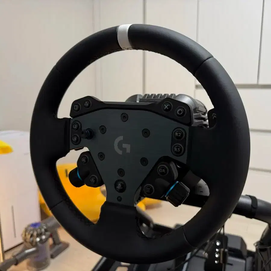 Joytron Racing Wheel for PS4 and PC on Bunjang Global Site.