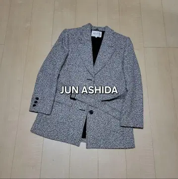 준 아시다 캐시미어 혼방 벨티드 자켓 준 아시다